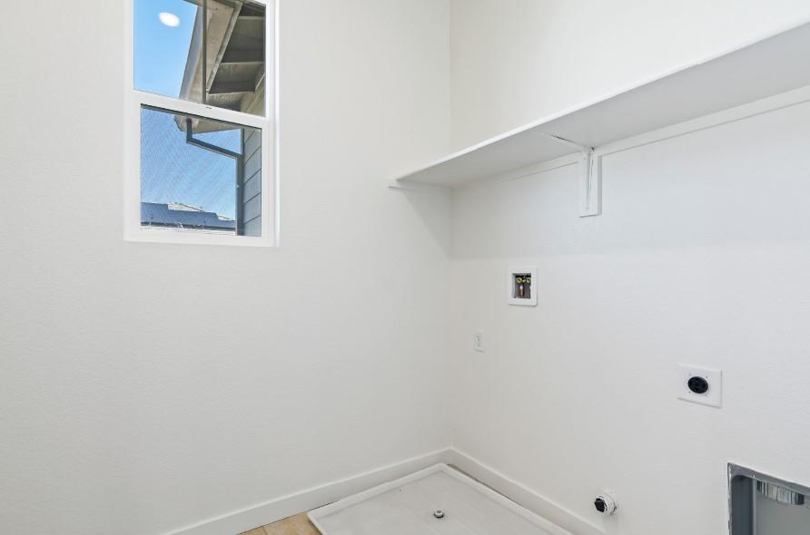 Detail Gallery Image 13 of 14 For 5709 Pathway Dr, Fairfield,  CA 94533 - 4 Beds | 3 Baths