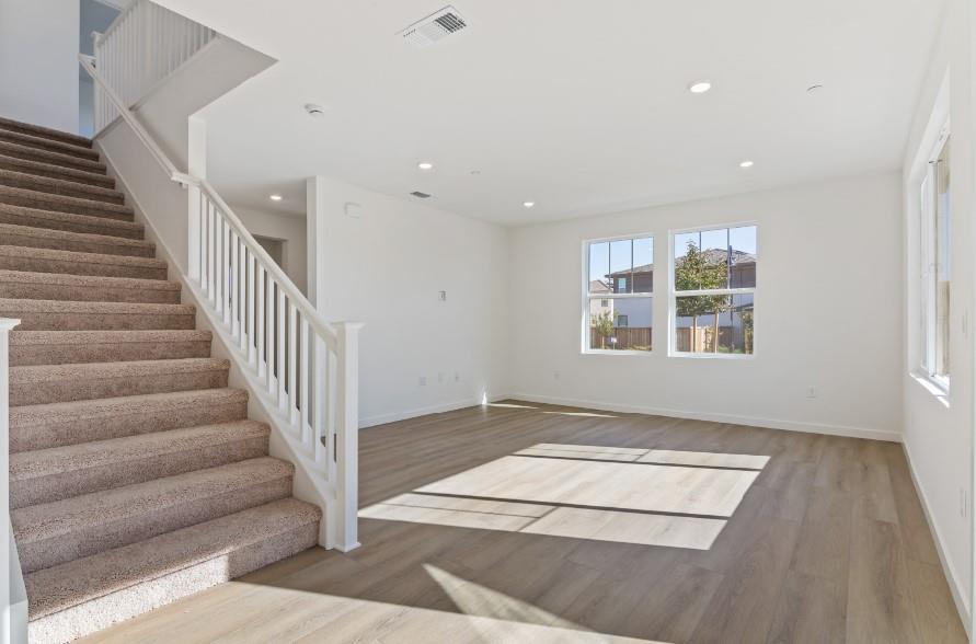 Detail Gallery Image 5 of 14 For 5709 Pathway Dr, Fairfield,  CA 94533 - 4 Beds | 3 Baths