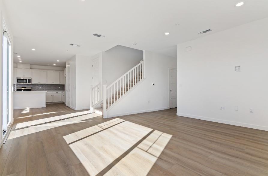 Detail Gallery Image 6 of 14 For 5709 Pathway Dr, Fairfield,  CA 94533 - 4 Beds | 3 Baths