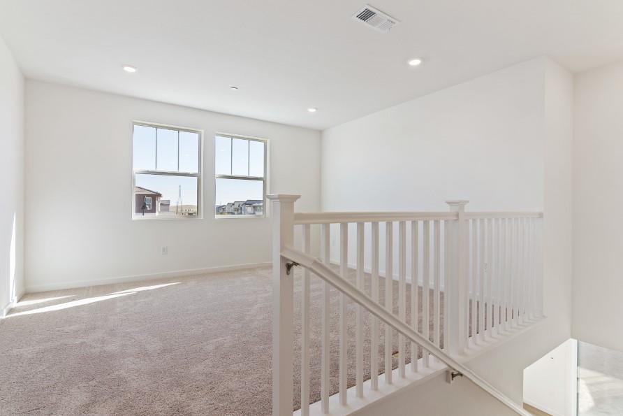 Detail Gallery Image 9 of 14 For 5709 Pathway Dr, Fairfield,  CA 94533 - 4 Beds | 3 Baths