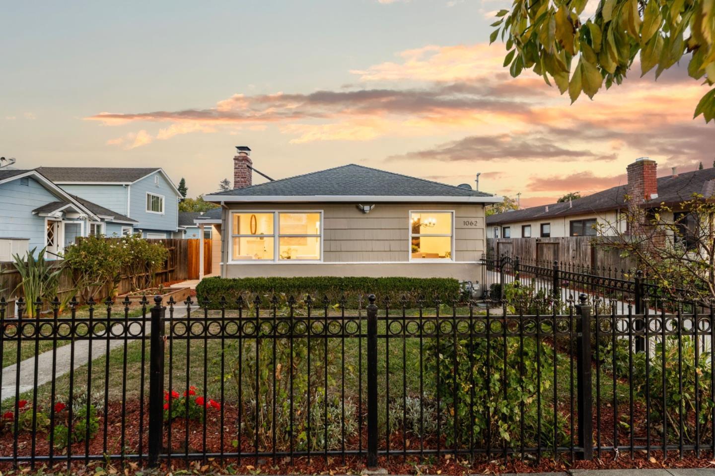 Detail Gallery Image 3 of 61 For 1064 15th Ave, Redwood City,  CA 94063 - – Beds | – Baths