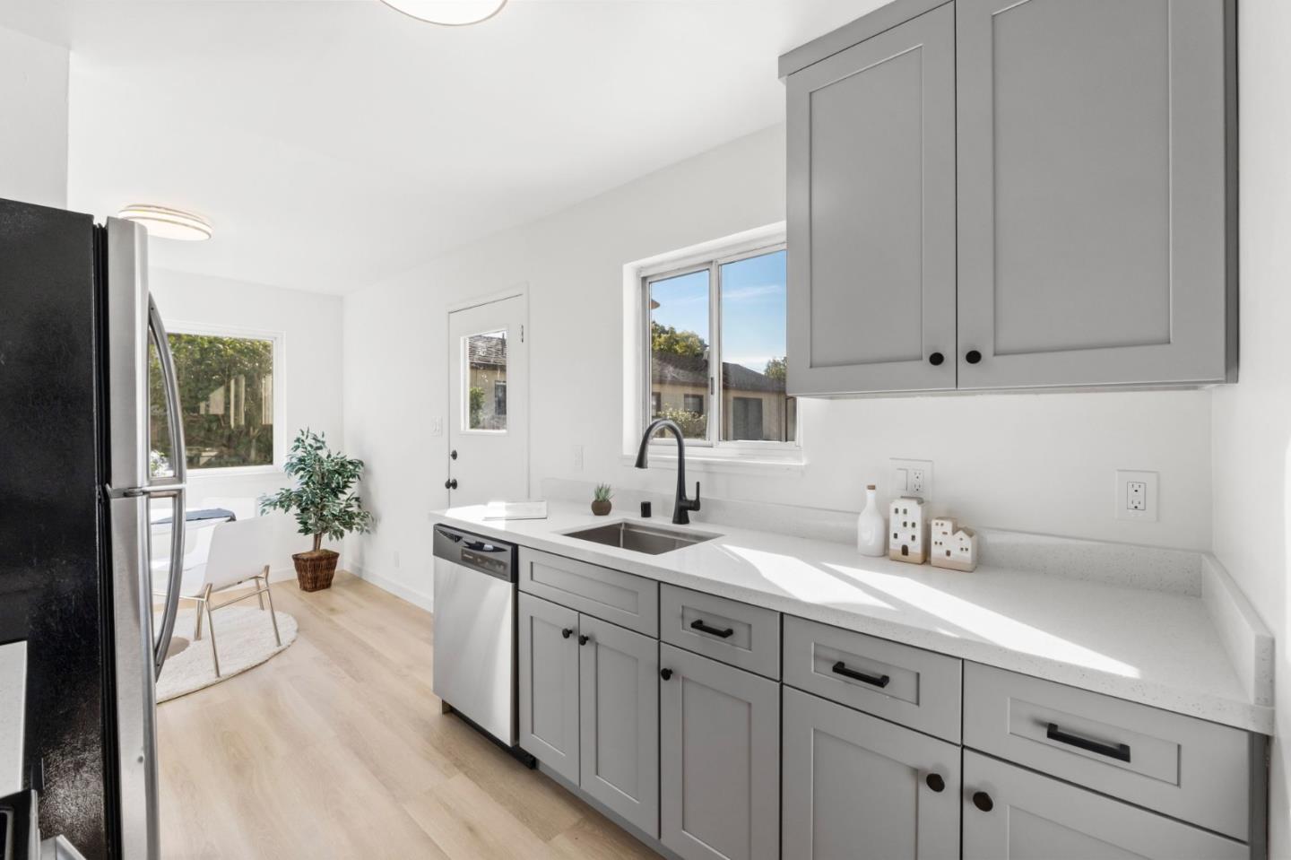 Detail Gallery Image 39 of 61 For 1064 15th Ave, Redwood City,  CA 94063 - – Beds | – Baths