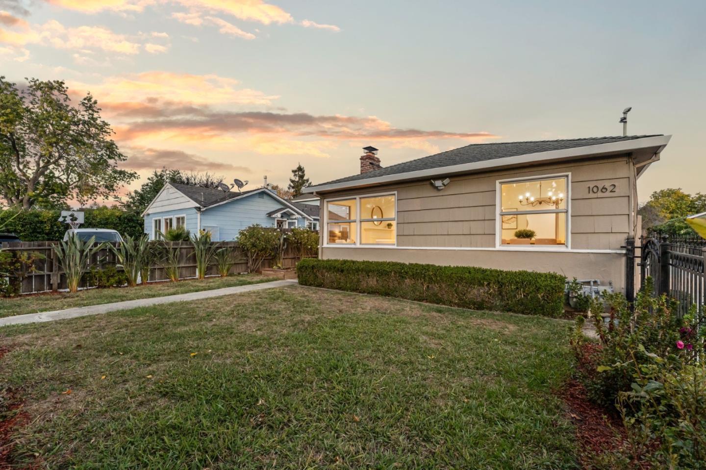 Detail Gallery Image 4 of 61 For 1064 15th Ave, Redwood City,  CA 94063 - – Beds | – Baths