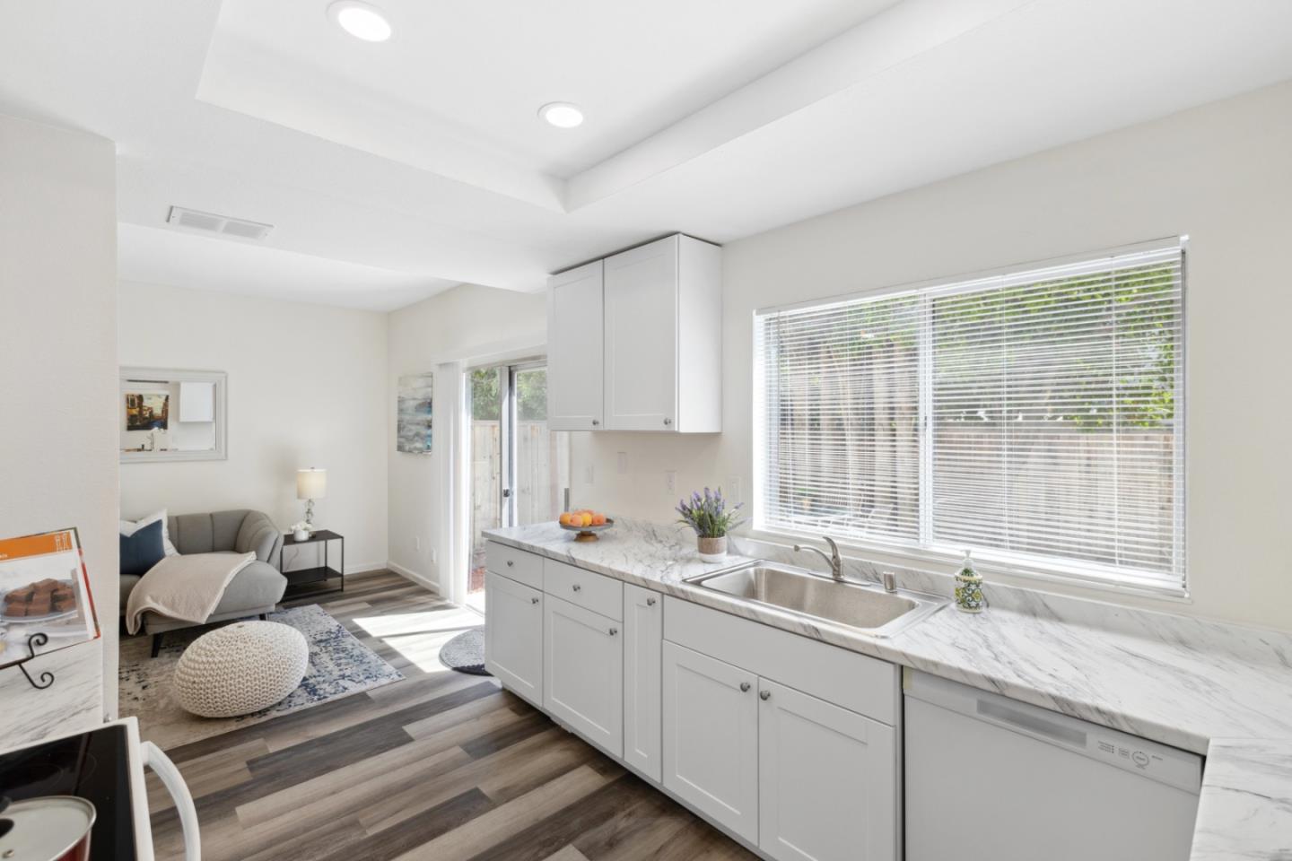 Detail Gallery Image 15 of 32 For 1291 Royal Crest Dr, San Jose,  CA 95131 - 4 Beds | 2/1 Baths