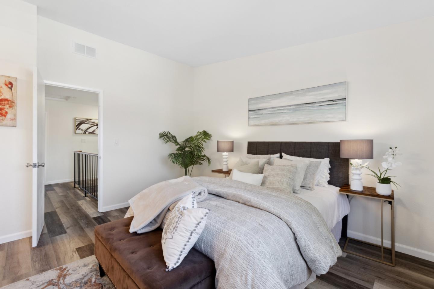 Detail Gallery Image 19 of 32 For 1291 Royal Crest Dr, San Jose,  CA 95131 - 4 Beds | 2/1 Baths