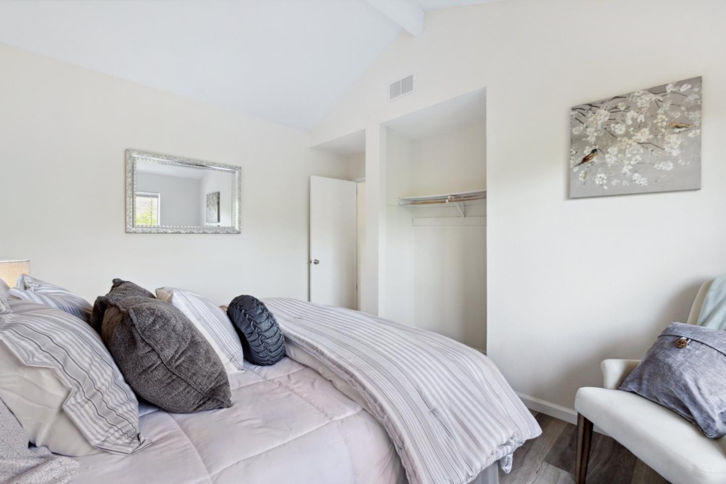 Detail Gallery Image 29 of 32 For 1291 Royal Crest Dr, San Jose,  CA 95131 - 4 Beds | 2/1 Baths