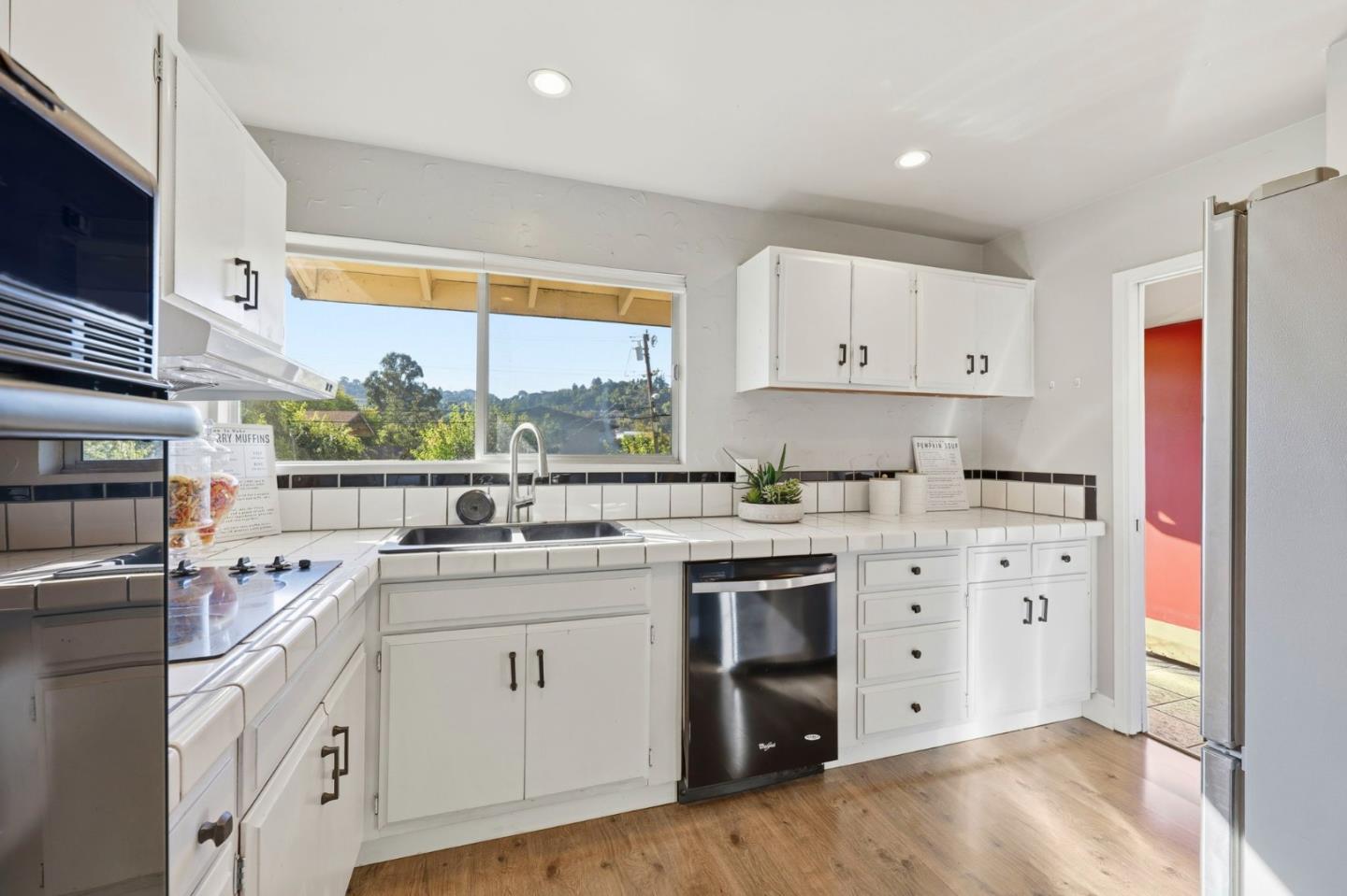 Detail Gallery Image 5 of 20 For 2351 Paloma Ct #8,  Pinole,  CA 94564 - 2 Beds | 1/1 Baths