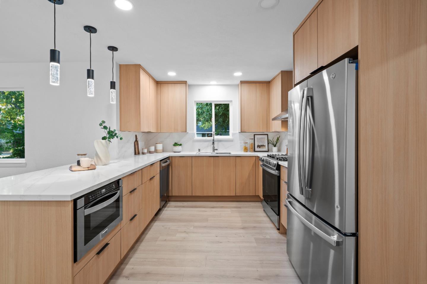 Detail Gallery Image 15 of 73 For 824 14th Ave, Menlo Park,  CA 94025 - 4 Beds | 3 Baths