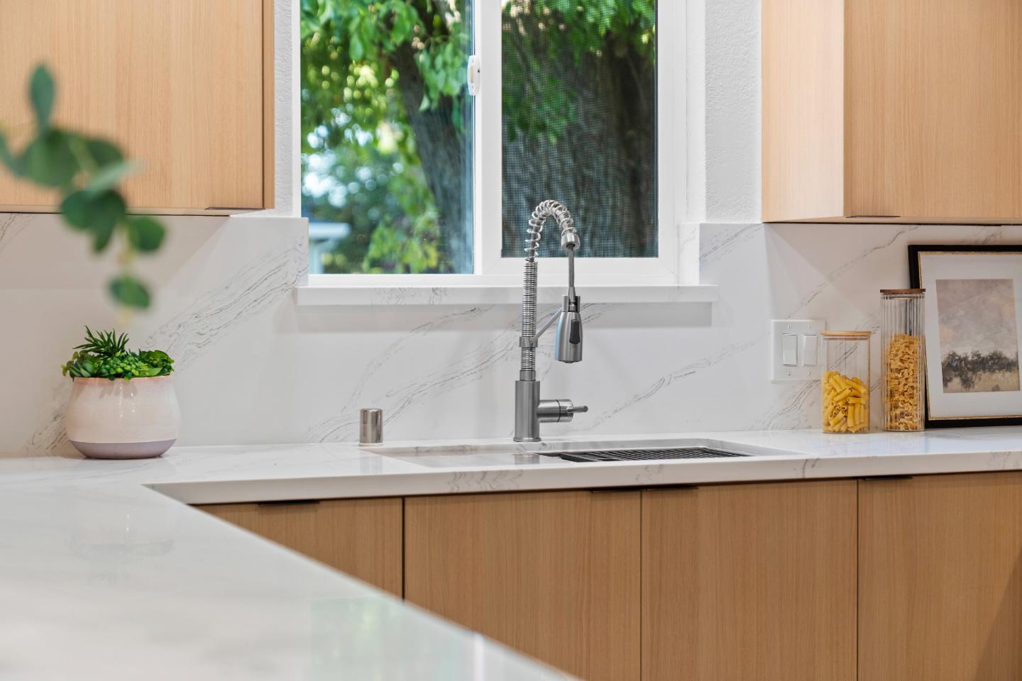 Detail Gallery Image 16 of 73 For 824 14th Ave, Menlo Park,  CA 94025 - 4 Beds | 3 Baths