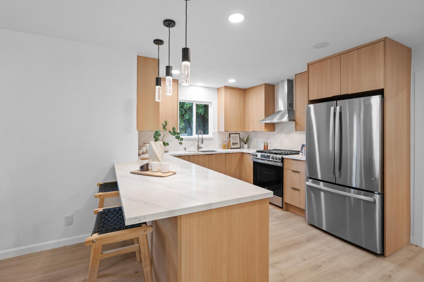 Detail Gallery Image 18 of 73 For 824 14th Ave, Menlo Park,  CA 94025 - 4 Beds | 3 Baths