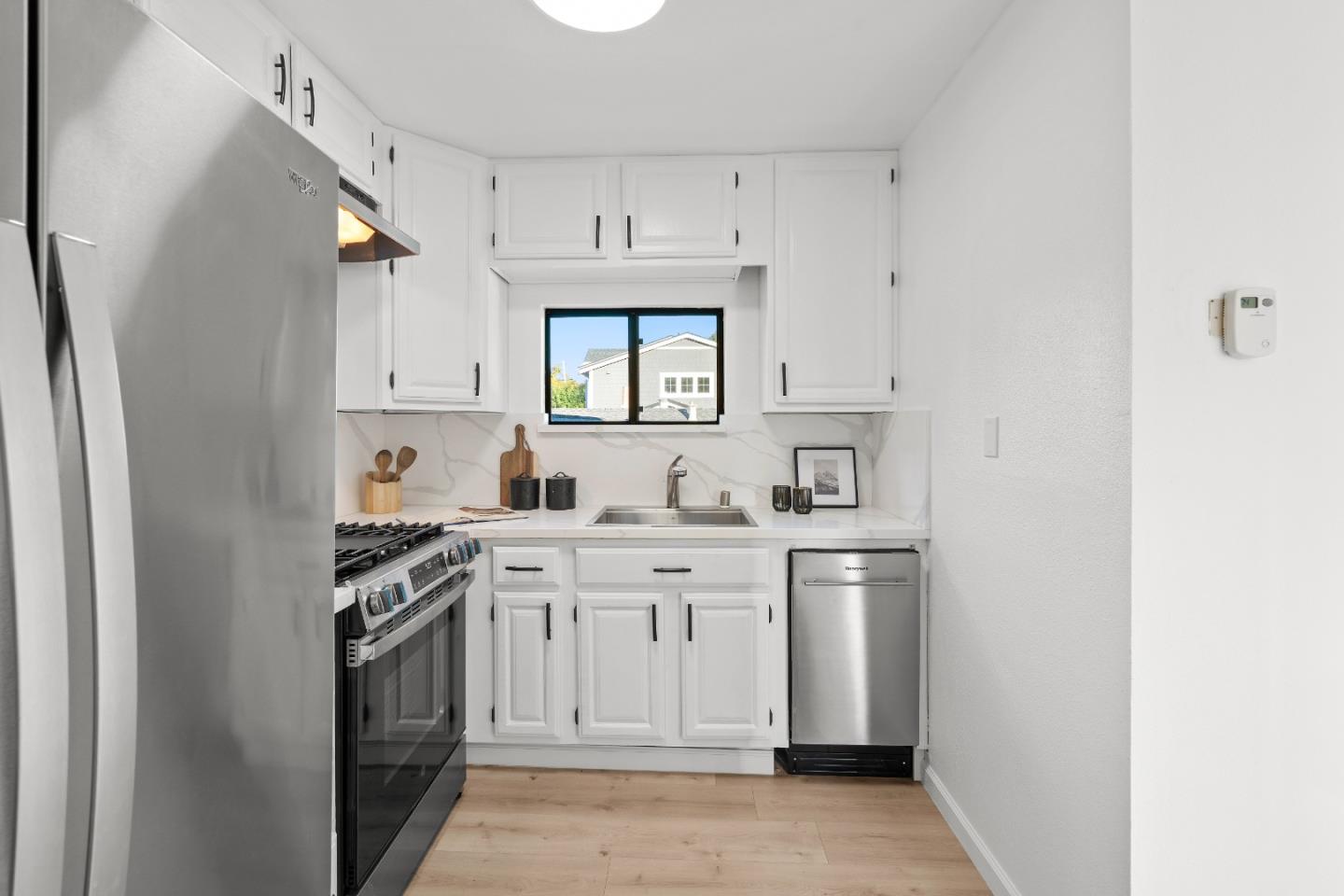 Detail Gallery Image 48 of 73 For 824 14th Ave, Menlo Park,  CA 94025 - 4 Beds | 3 Baths