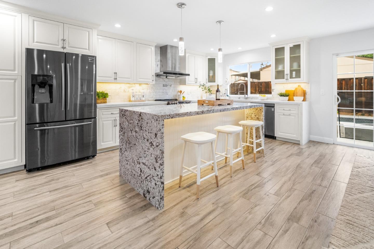 Detail Gallery Image 13 of 34 For 184 Sun Blossom Dr, San Jose,  CA 95123 - 4 Beds | 3 Baths