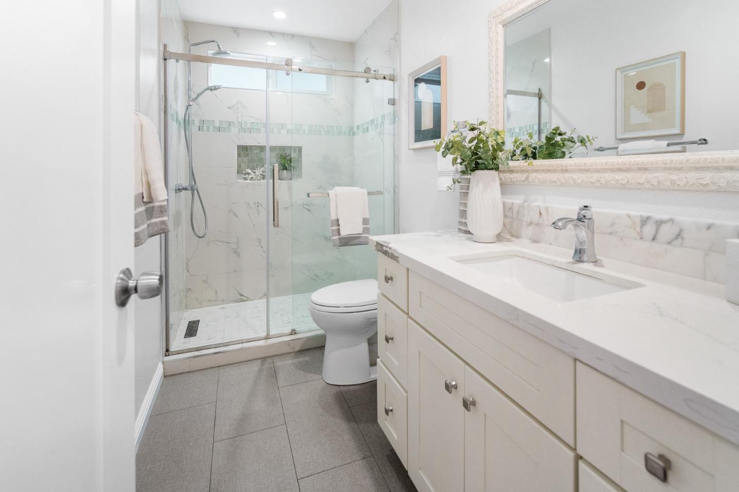 Detail Gallery Image 21 of 34 For 184 Sun Blossom Dr, San Jose,  CA 95123 - 4 Beds | 3 Baths