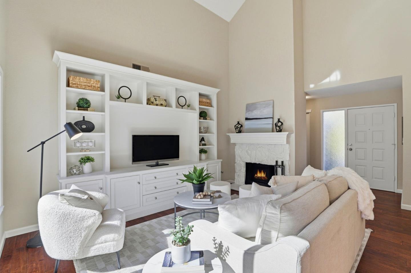 Detail Gallery Image 5 of 44 For 5697 Chesbro Ave, San Jose,  CA 95123 - 3 Beds | 2 Baths