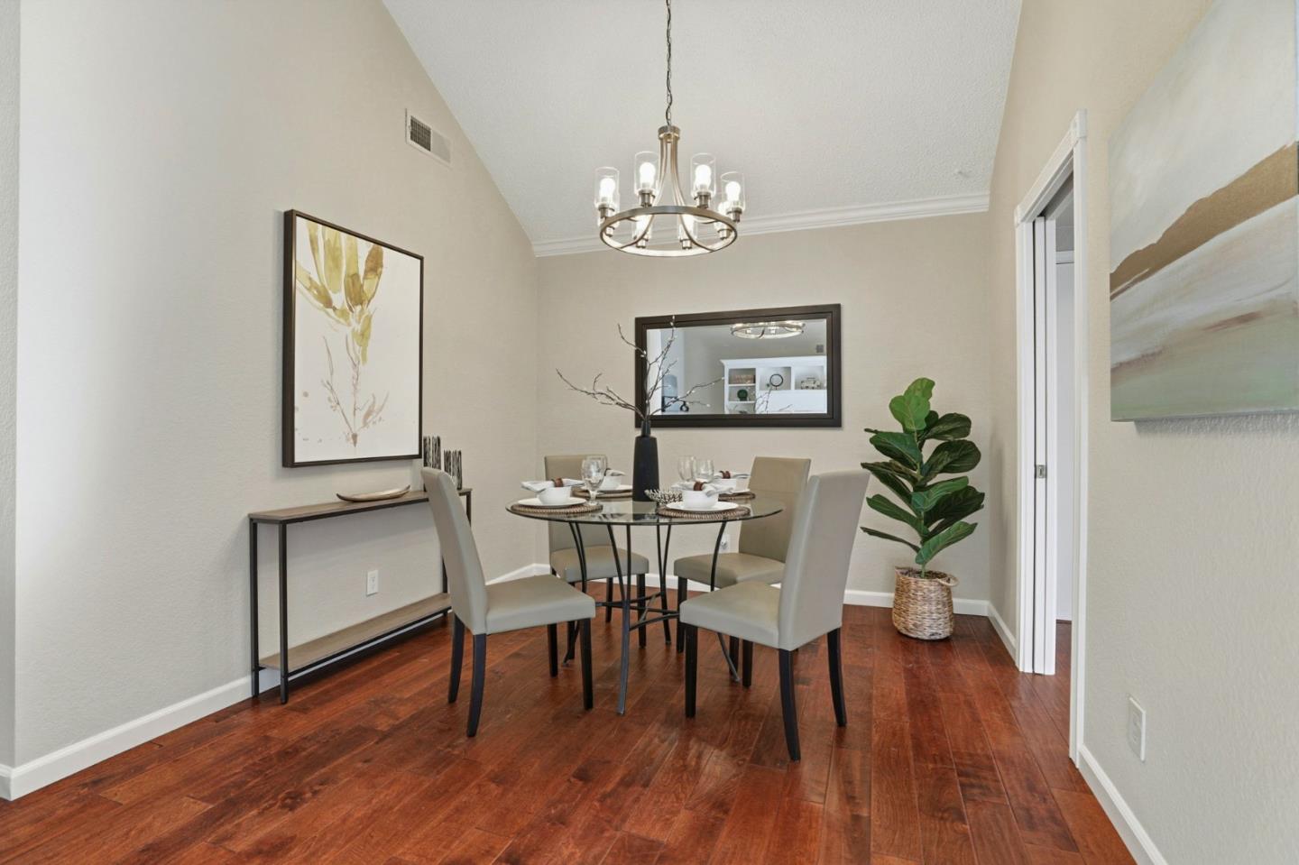 Detail Gallery Image 8 of 44 For 5697 Chesbro Ave, San Jose,  CA 95123 - 3 Beds | 2 Baths