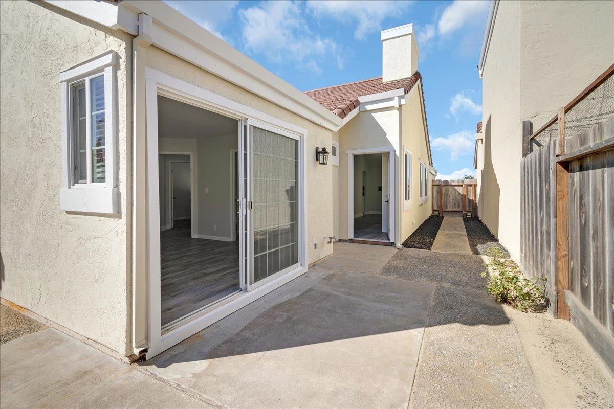 Detail Gallery Image 13 of 31 For 159 Dolphin Cir, Marina,  CA 93933 - 3 Beds | 2 Baths