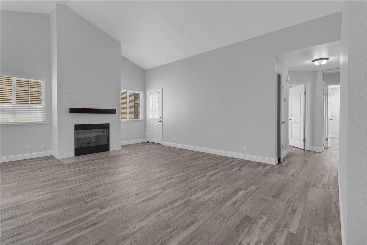 Detail Gallery Image 18 of 31 For 159 Dolphin Cir, Marina,  CA 93933 - 3 Beds | 2 Baths