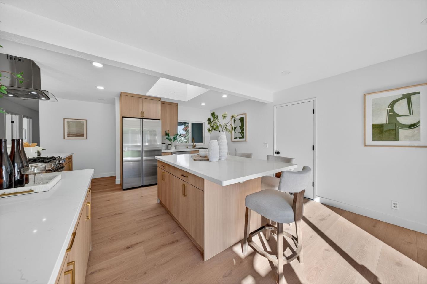 Detail Gallery Image 10 of 44 For 1668 Nora Way, San Jose,  CA 95124 - 4 Beds | 2 Baths