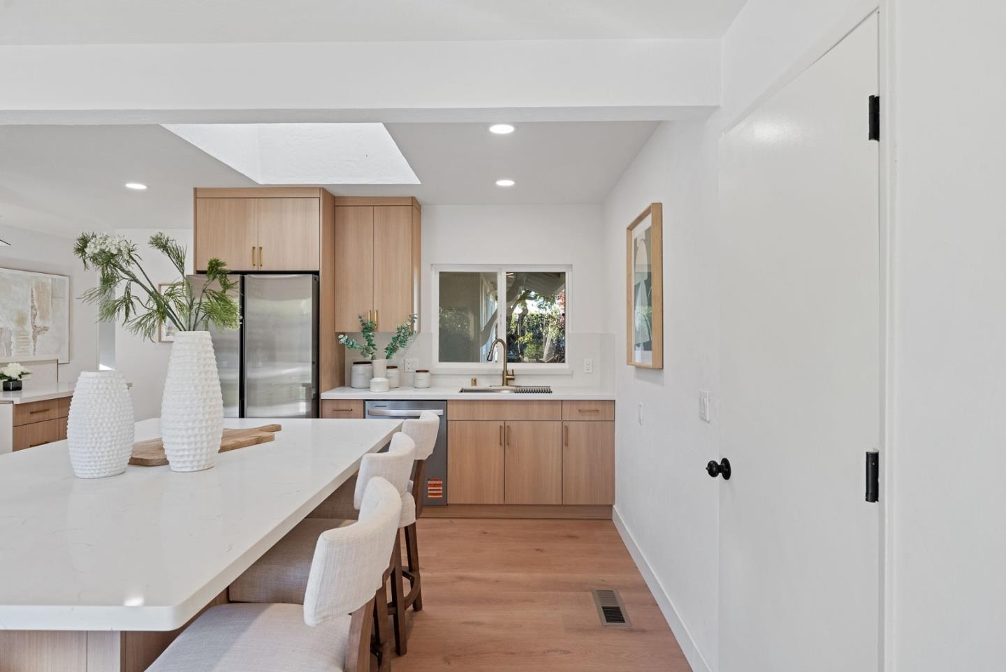 Detail Gallery Image 11 of 44 For 1668 Nora Way, San Jose,  CA 95124 - 4 Beds | 2 Baths