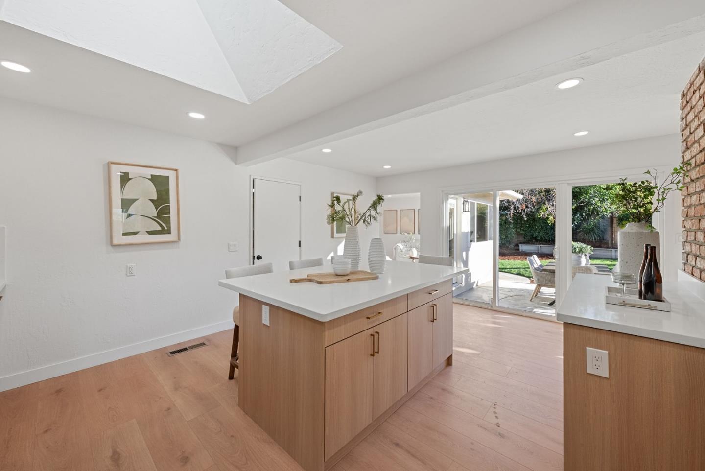 Detail Gallery Image 12 of 44 For 1668 Nora Way, San Jose,  CA 95124 - 4 Beds | 2 Baths