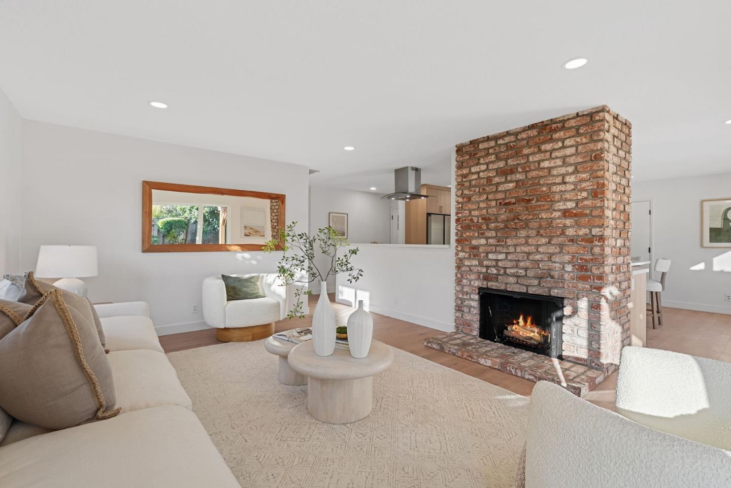 Detail Gallery Image 13 of 44 For 1668 Nora Way, San Jose,  CA 95124 - 4 Beds | 2 Baths