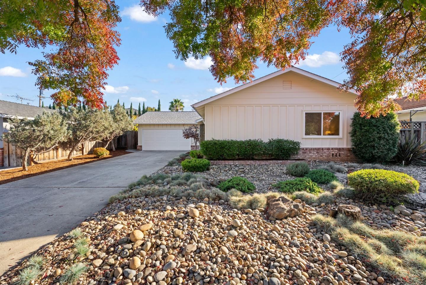 Detail Gallery Image 2 of 44 For 1668 Nora Way, San Jose,  CA 95124 - 4 Beds | 2 Baths