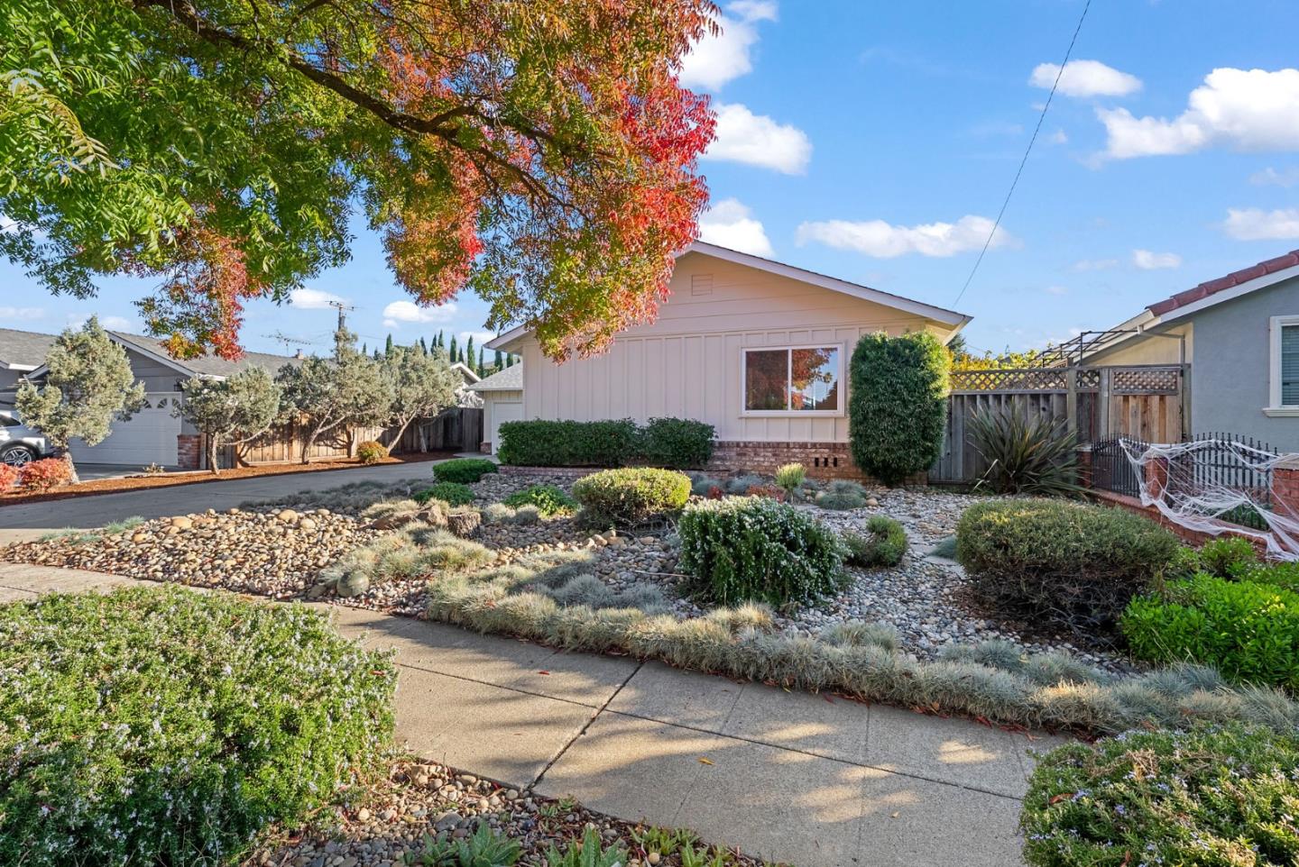 Detail Gallery Image 3 of 44 For 1668 Nora Way, San Jose,  CA 95124 - 4 Beds | 2 Baths