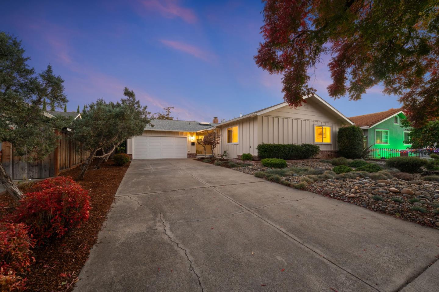 Detail Gallery Image 4 of 44 For 1668 Nora Way, San Jose,  CA 95124 - 4 Beds | 2 Baths