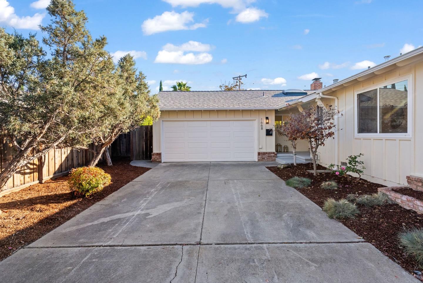 Detail Gallery Image 5 of 44 For 1668 Nora Way, San Jose,  CA 95124 - 4 Beds | 2 Baths