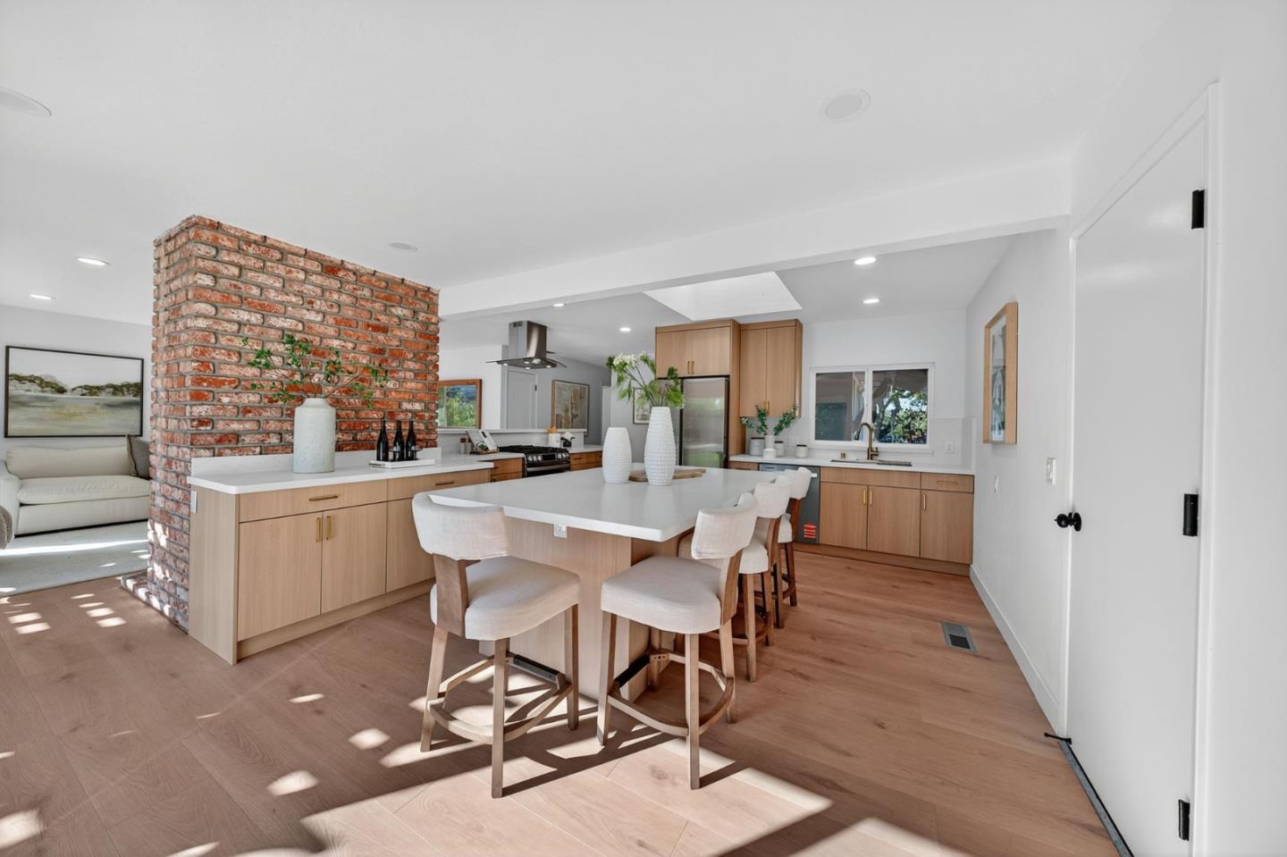 Detail Gallery Image 9 of 44 For 1668 Nora Way, San Jose,  CA 95124 - 4 Beds | 2 Baths