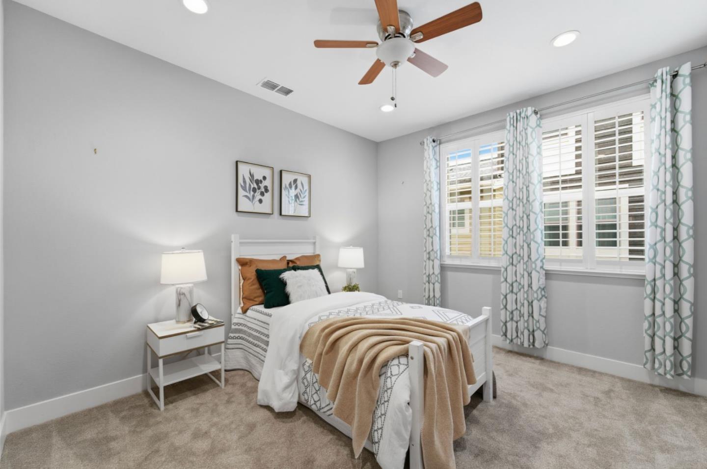 Detail Gallery Image 10 of 33 For 772 Tranquility Cir #2,  Livermore,  CA 94551 - 3 Beds | 3 Baths