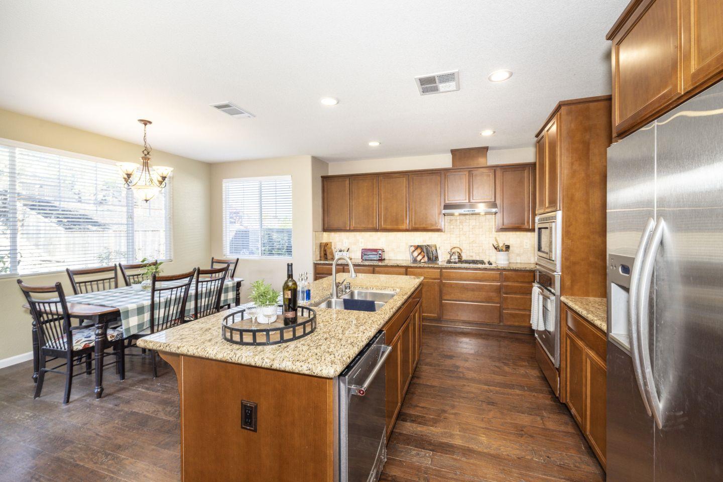 Detail Gallery Image 11 of 51 For 4492 Sweet Water St, Antioch,  CA 94531 - 5 Beds | 3 Baths