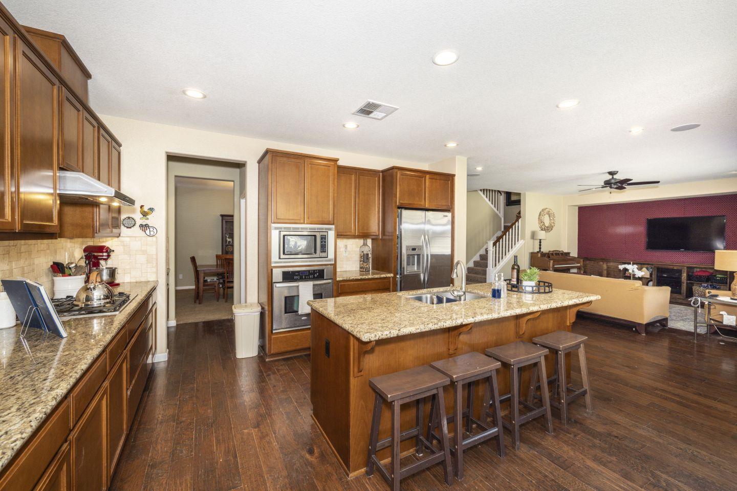 Detail Gallery Image 13 of 51 For 4492 Sweet Water St, Antioch,  CA 94531 - 5 Beds | 3 Baths