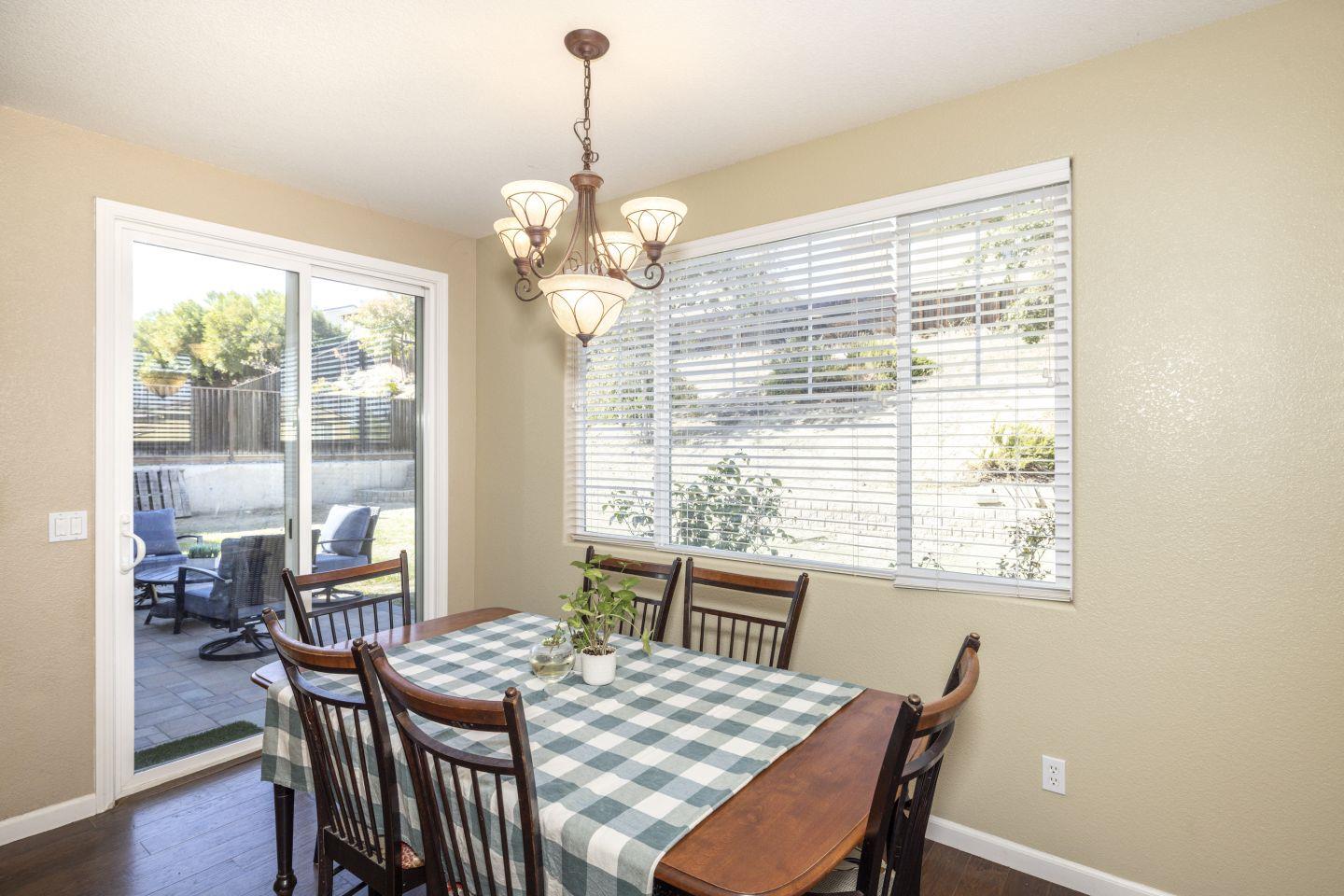 Detail Gallery Image 17 of 51 For 4492 Sweet Water St, Antioch,  CA 94531 - 5 Beds | 3 Baths