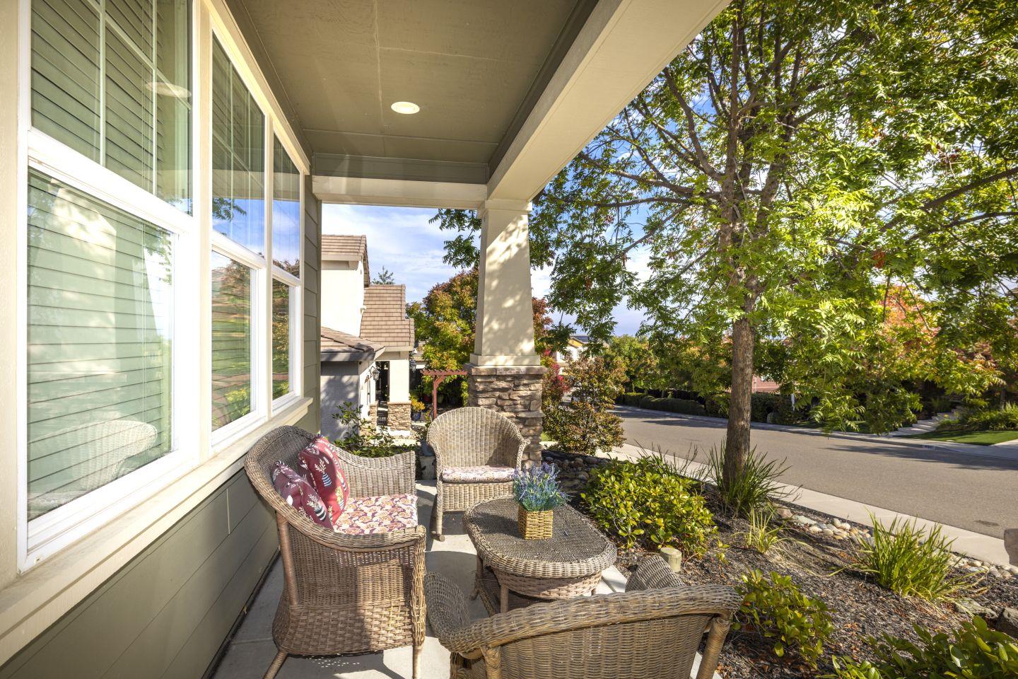 Detail Gallery Image 5 of 51 For 4492 Sweet Water St, Antioch,  CA 94531 - 5 Beds | 3 Baths