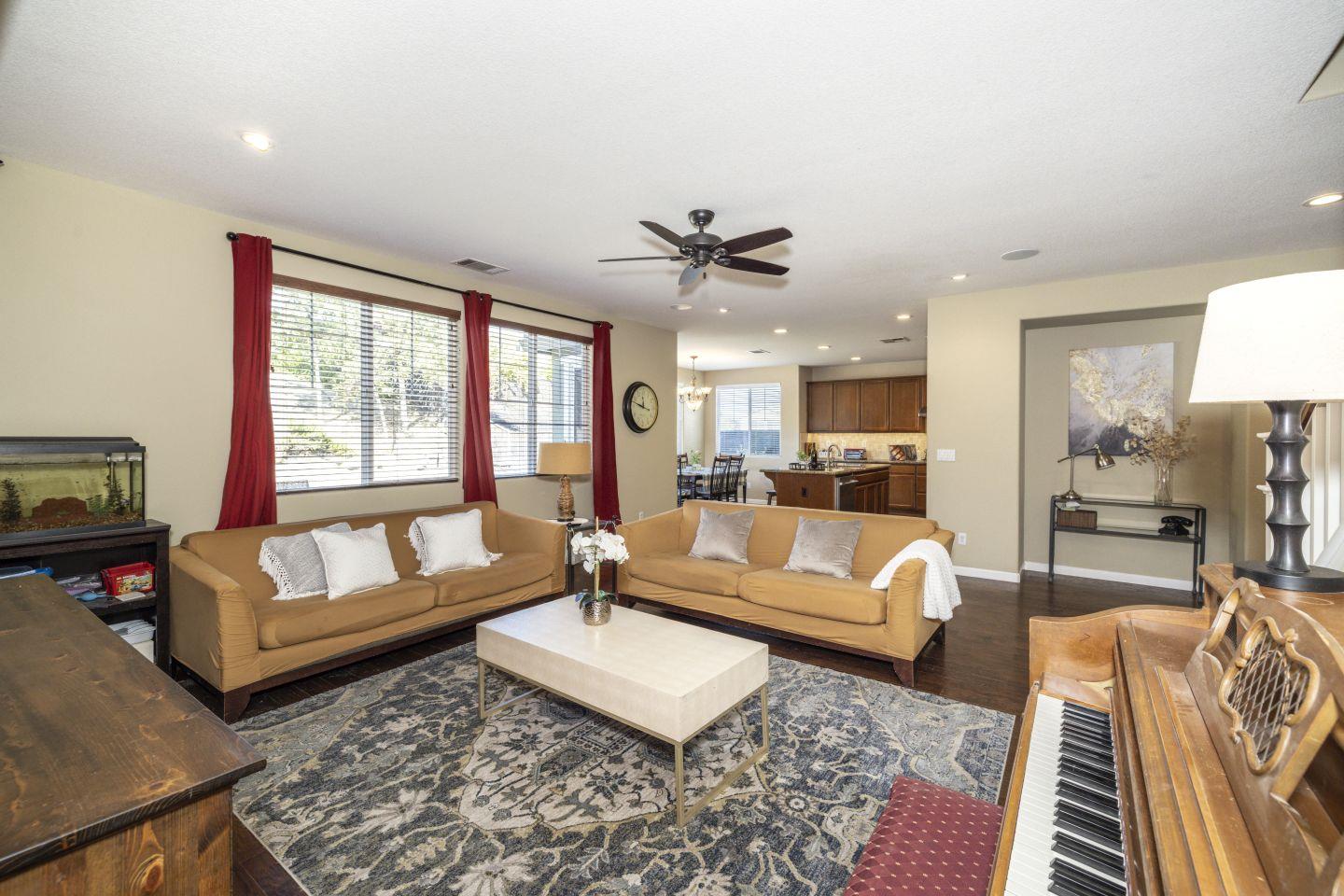 Detail Gallery Image 9 of 51 For 4492 Sweet Water St, Antioch,  CA 94531 - 5 Beds | 3 Baths