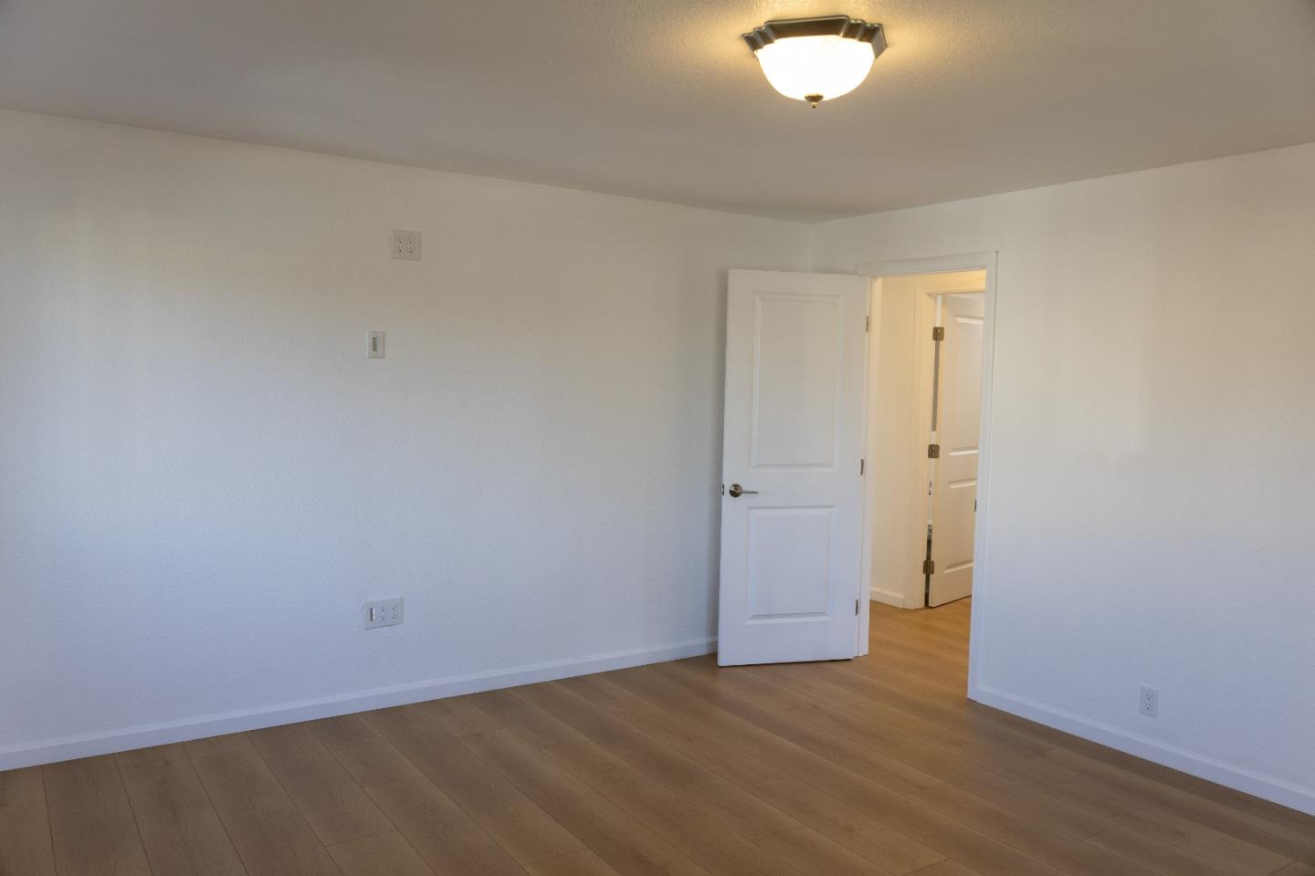 Detail Gallery Image 5 of 15 For 1248 Whitton Ave, San Jose,  CA 95116 - 2 Beds | 1 Baths