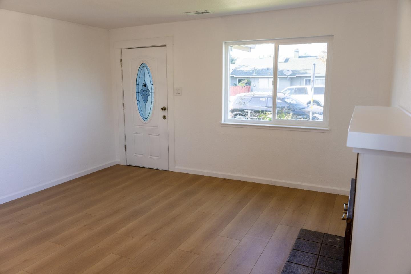 Detail Gallery Image 6 of 15 For 1248 Whitton Ave, San Jose,  CA 95116 - 2 Beds | 1 Baths