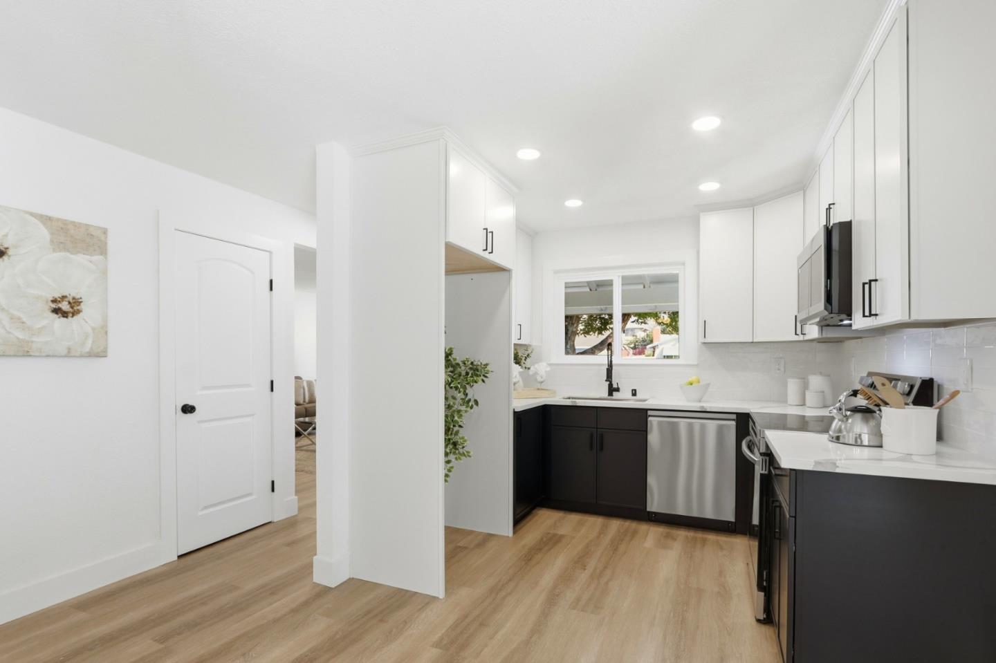 Detail Gallery Image 10 of 35 For 2837 Burdick Way, San Jose,  CA 95148 - 4 Beds | 2 Baths