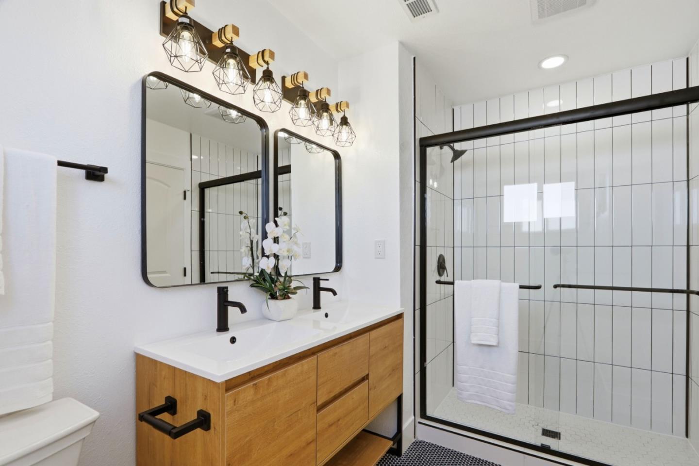 Detail Gallery Image 4 of 35 For 2837 Burdick Way, San Jose,  CA 95148 - 4 Beds | 2 Baths