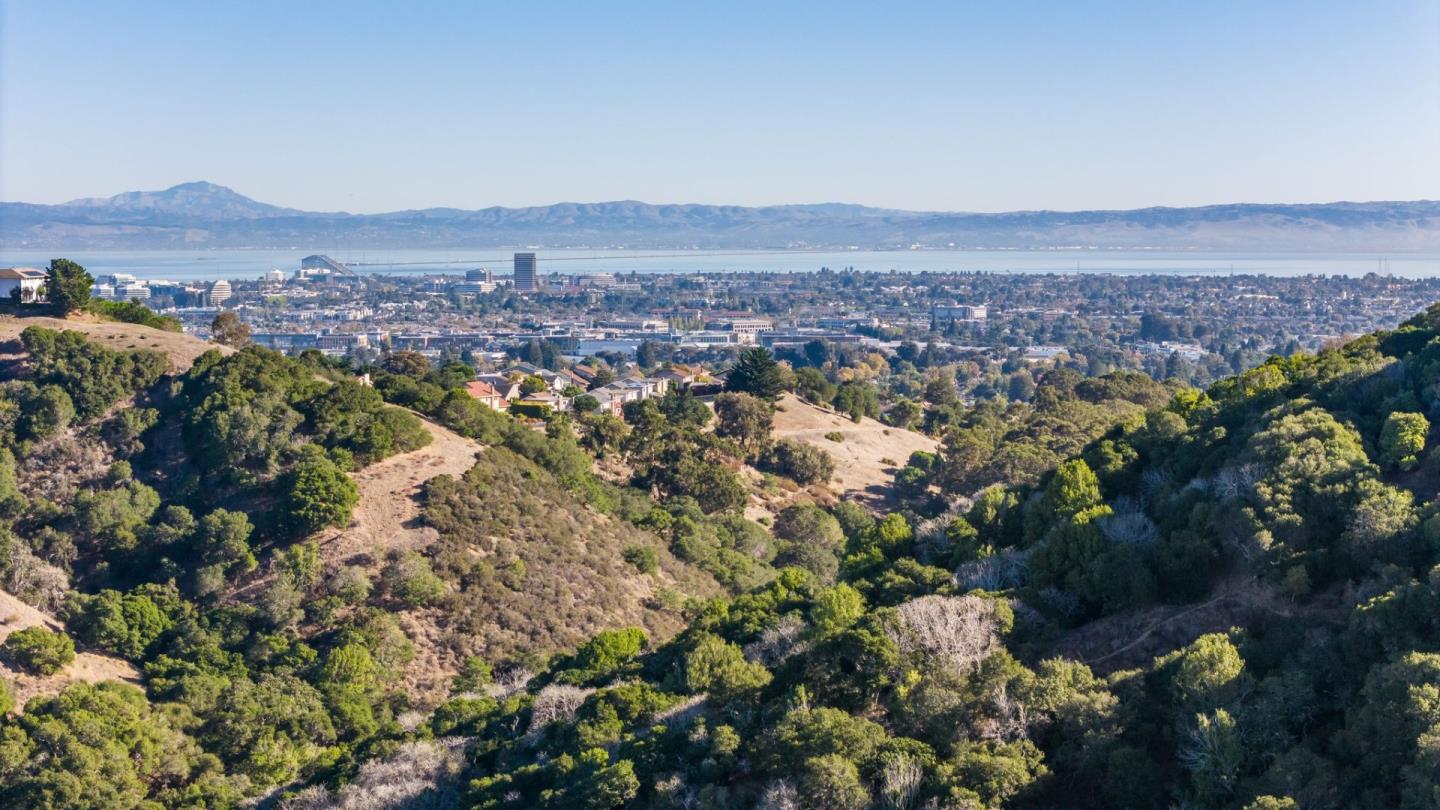 Detail Gallery Image 17 of 47 For 3400 Douglas Ct, San Mateo,  CA 94403 - 2 Beds | 2/1 Baths