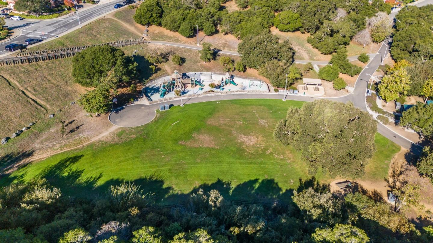 Detail Gallery Image 20 of 47 For 3400 Douglas Ct, San Mateo,  CA 94403 - 2 Beds | 2/1 Baths