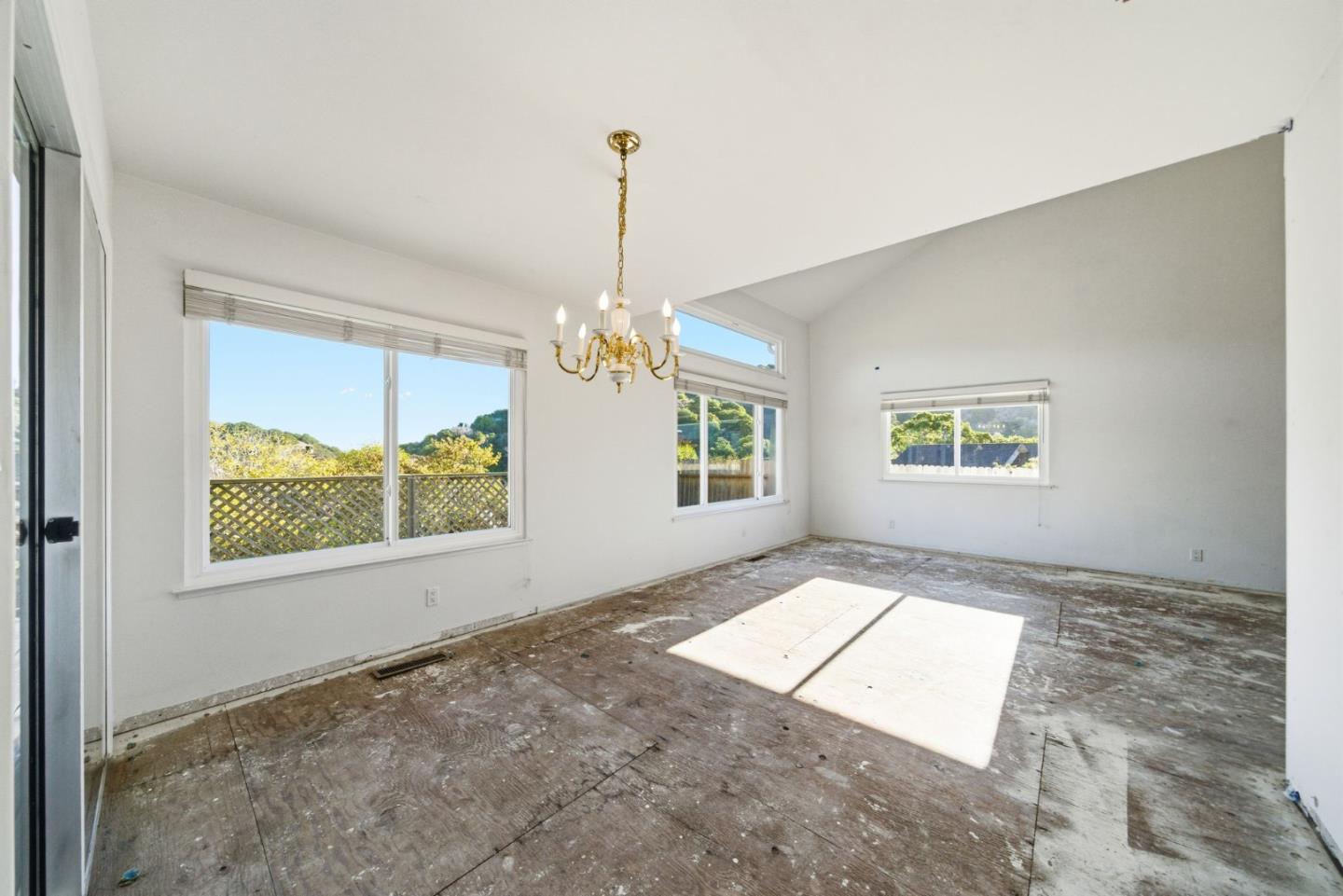 Detail Gallery Image 28 of 47 For 3400 Douglas Ct, San Mateo,  CA 94403 - 2 Beds | 2/1 Baths