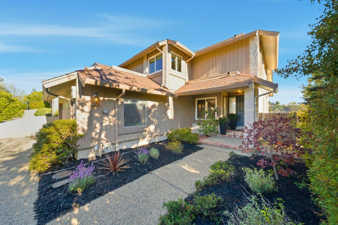 Detail Gallery Image 3 of 47 For 3400 Douglas Ct, San Mateo,  CA 94403 - 2 Beds | 2/1 Baths