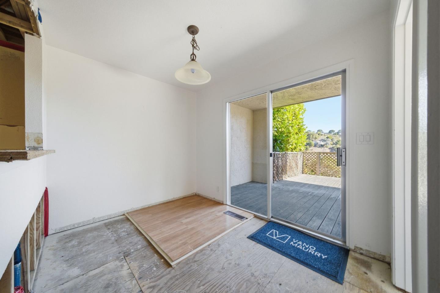 Detail Gallery Image 31 of 47 For 3400 Douglas Ct, San Mateo,  CA 94403 - 2 Beds | 2/1 Baths