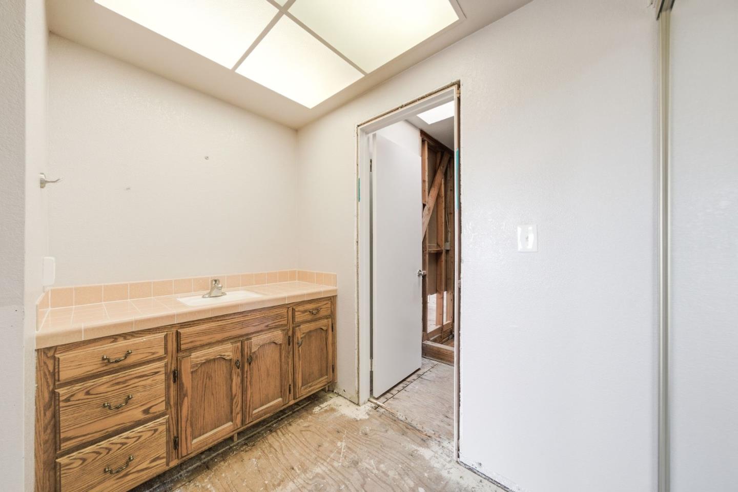 Detail Gallery Image 37 of 47 For 3400 Douglas Ct, San Mateo,  CA 94403 - 2 Beds | 2/1 Baths