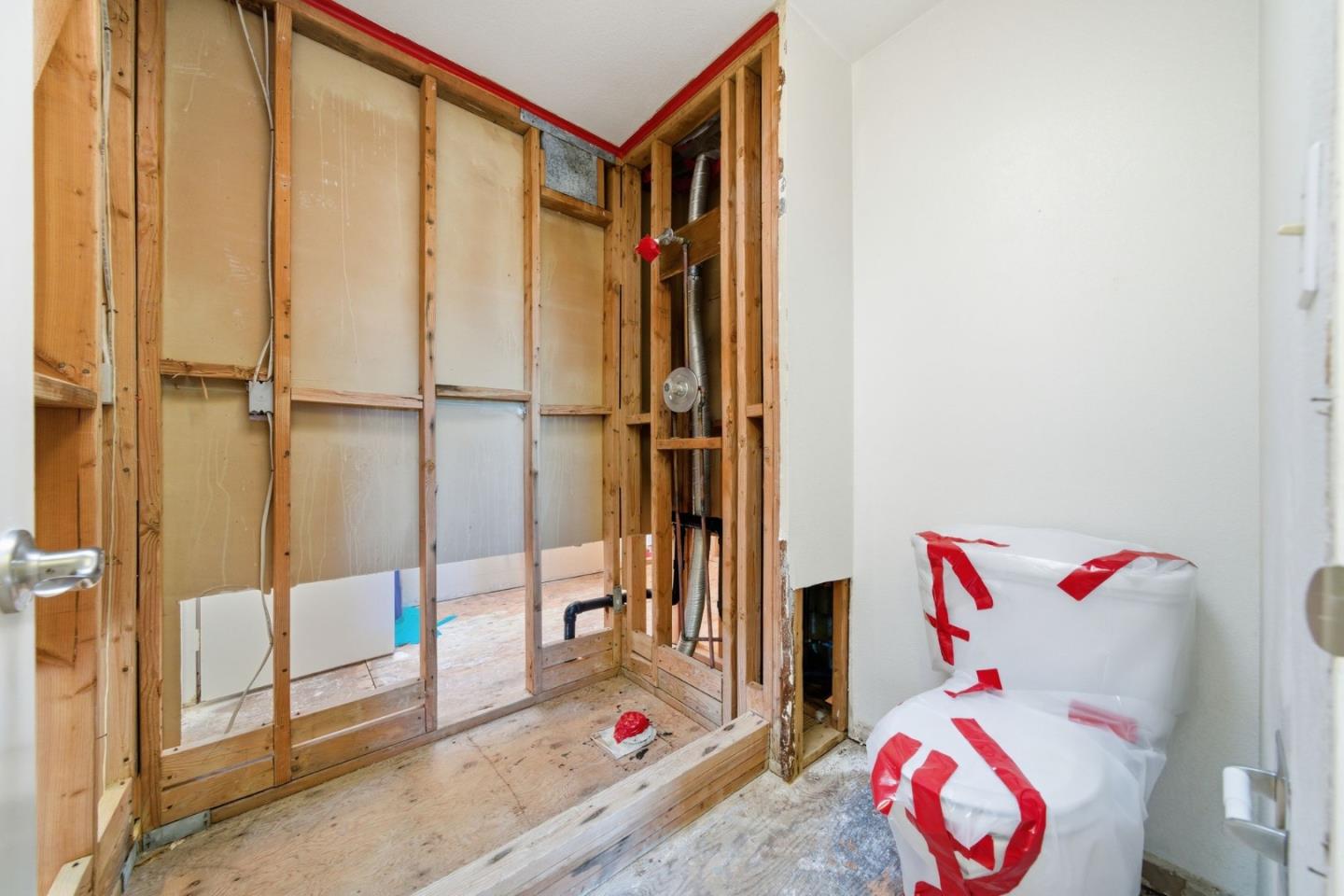 Detail Gallery Image 38 of 47 For 3400 Douglas Ct, San Mateo,  CA 94403 - 2 Beds | 2/1 Baths