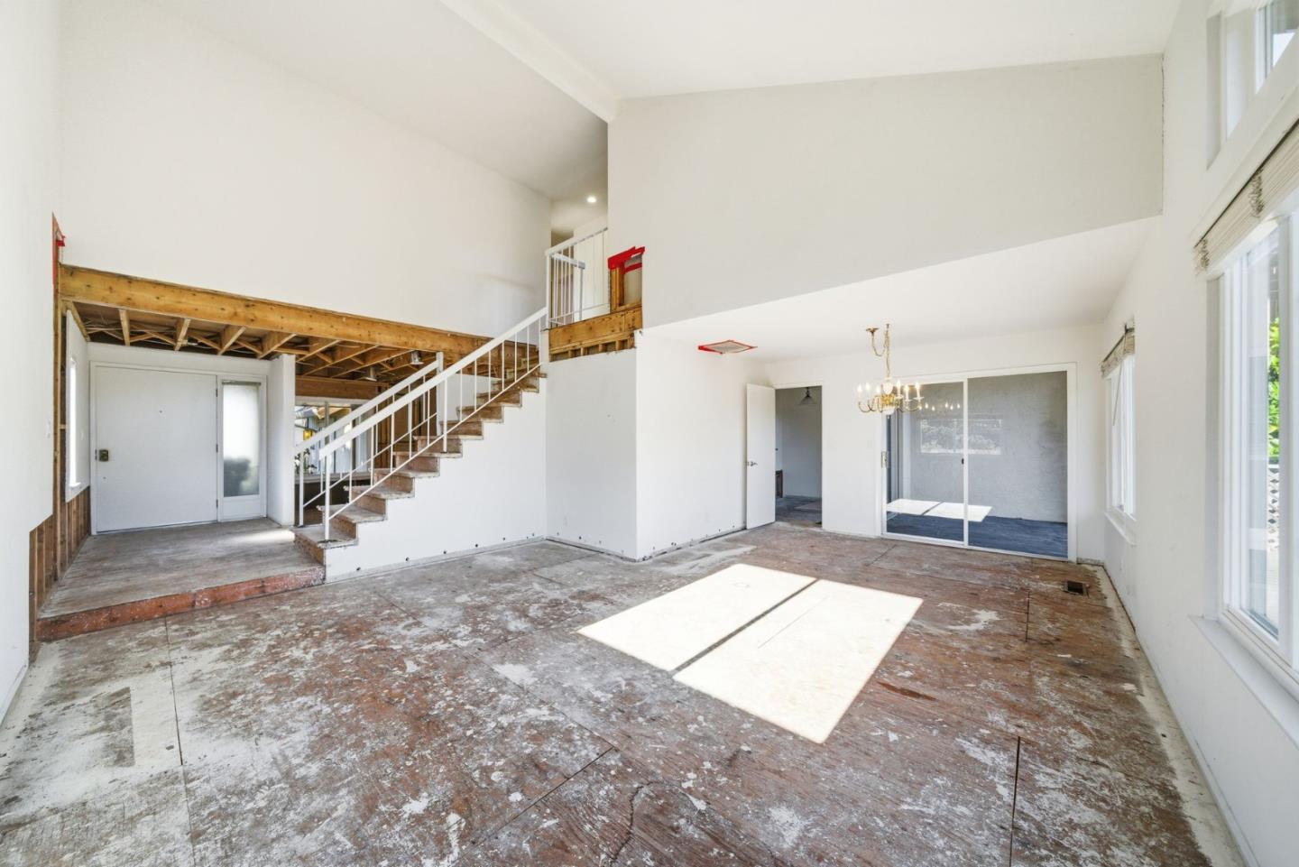 Detail Gallery Image 8 of 47 For 3400 Douglas Ct, San Mateo,  CA 94403 - 2 Beds | 2/1 Baths