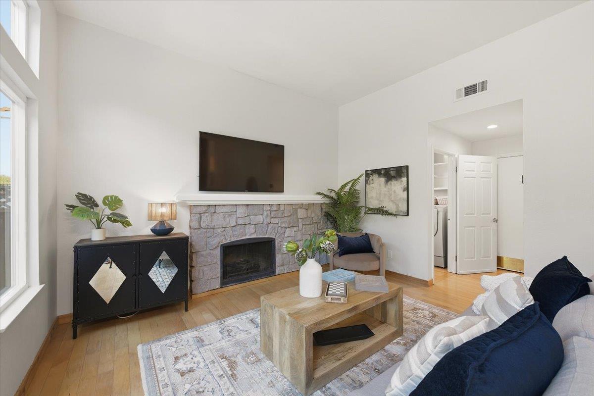 Detail Gallery Image 15 of 38 For 5915 Vista Loop, San Jose,  CA 95124 - 4 Beds | 3 Baths