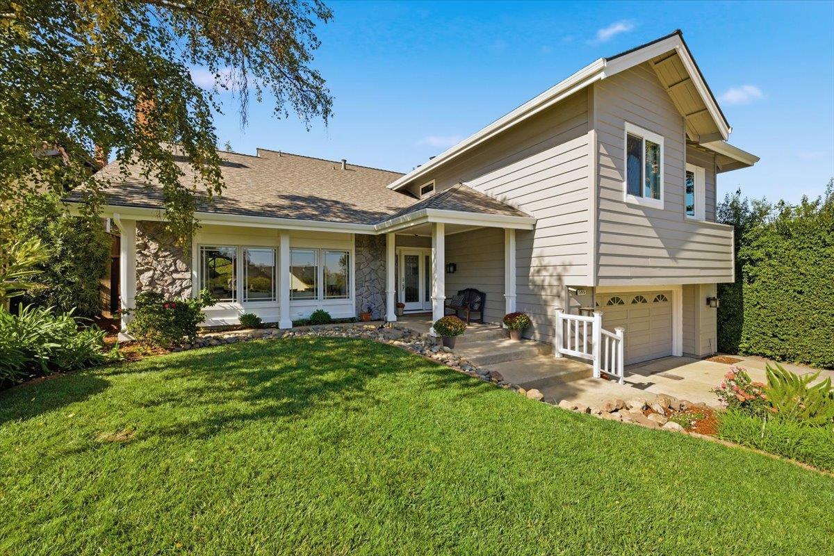 Detail Gallery Image 2 of 38 For 5915 Vista Loop, San Jose,  CA 95124 - 4 Beds | 3 Baths